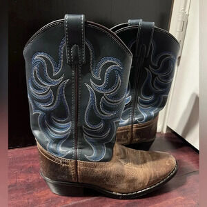 Cody James Brown/Blue Leather Round Toe Pull On Western Boots Boys Size 4D EUC.